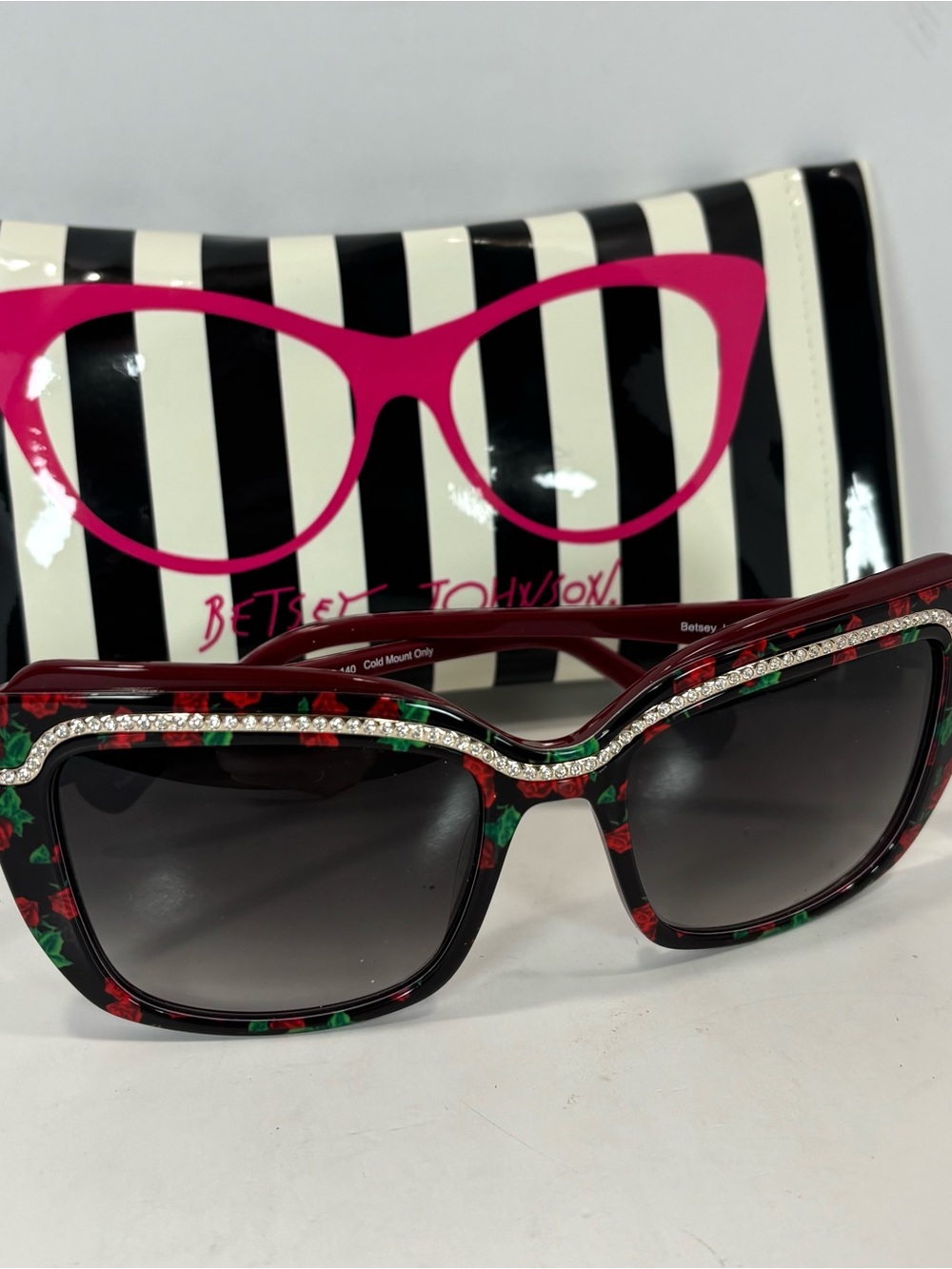 Betsey Johnson Soul Sister Jeweled Glam Cat Eye Sunglasses W/Case Goth Chic EUC